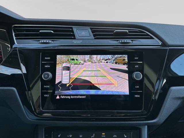 VW - Touran 2.0TDI DSG Black Style 7Sitze+AHK+ Standheiz+Keyless+Kamera+Pano+AppConnect+_8