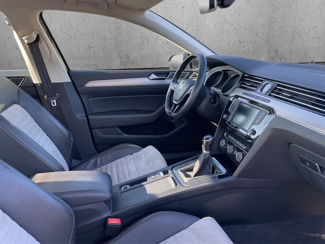 VW - Passat Lim. 1.4TSI *Highline*PanoD+Massage+ACC+Navi+BT+LED+Leder+_14