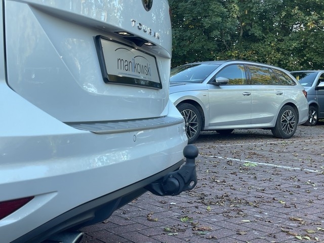 VW - Touran 2.0TDI DSG Black Style 7Sitze+AHK+ Standheiz+Keyless+Kamera+Pano+AppConnect+_21