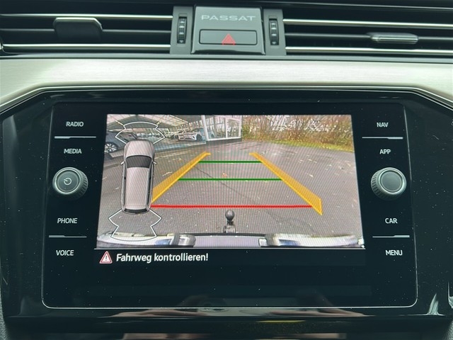 VW - Passat Variant Elegance 2.0TDI Schalter +AHK +Kamera+IQ.Light+TravelAssist+17Alu+_19