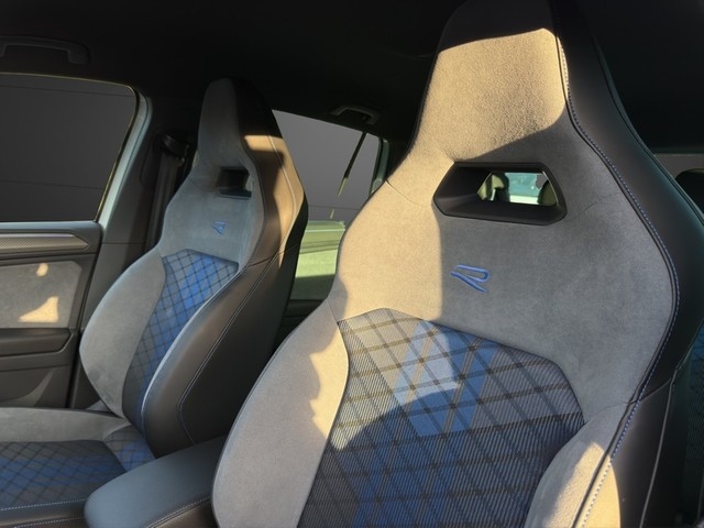 VW - Tiguan R 320 PS DSG 4M RMATRIX DCC ACC 20_18