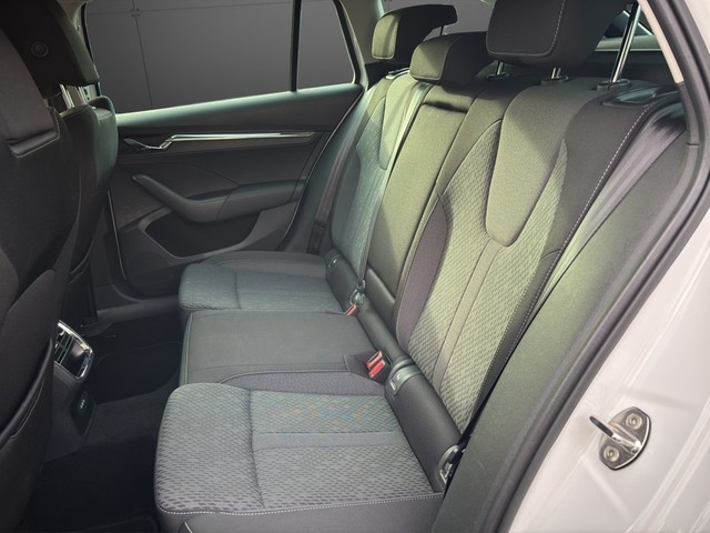 Skoda - Octavia Combi 2.0 TDI DSG *STYLE*STANDHZG. HUD ACC LED_11