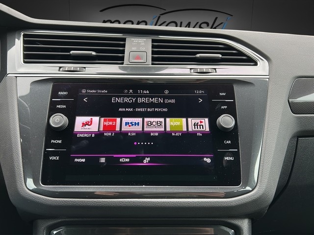 VW - Tiguan 2.0TDI 150PS DSG AHK+Kamera+ 17Alu+Ambiente+Navi+Ladeboden_14