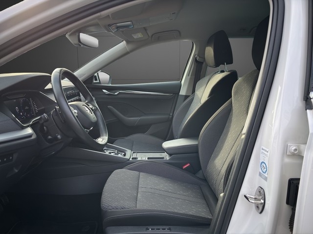 Skoda - Octavia Combi 2.0 TDI DSG *STYLE*STANDHZG. HUD ACC LED_8