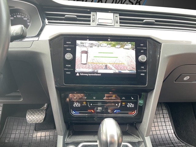 VW - Passat Variant Business 2.0TDI DSG+AHK+ Navi+AppCon+TravelAssist+Massage+Kamera_12