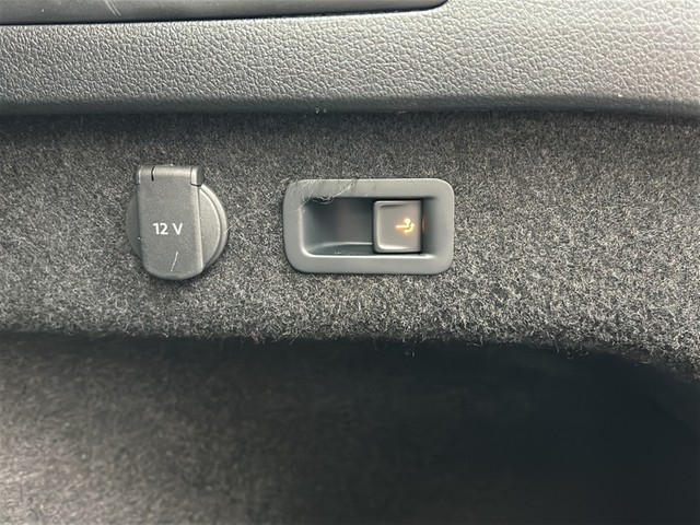 VW - Passat Variant Elegance 2.0TDI Schalter +AHK +Kamera+IQ.Light+TravelAssist+17Alu+_24