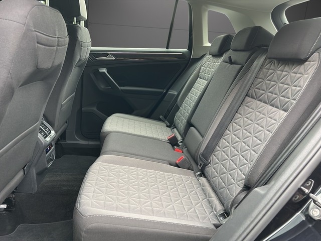VW - Tiguan 2.0TDI 150PS DSG AHK+Kamera+ 17Alu+Ambiente+Navi+Ladeboden_11