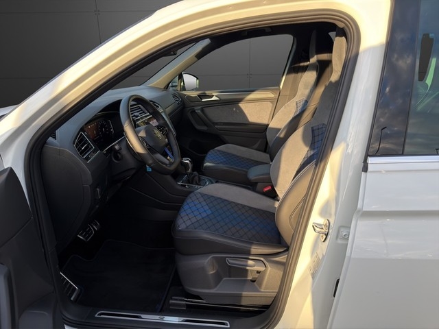 VW - Tiguan R 320 PS DSG 4M RMATRIX DCC ACC 20_15