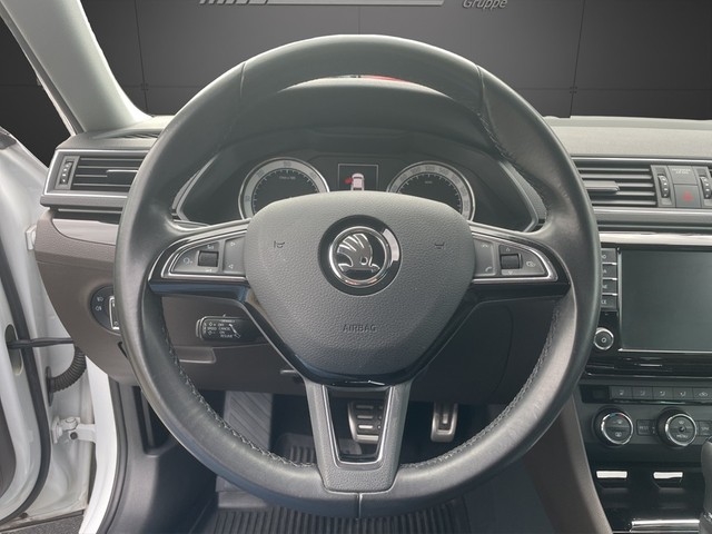 Skoda - Superb 2.0TDI DSG *Laurin & Klement*Navi+BT+RFK+ACC+Leder+Stzhzg+Stzbelü+Xenon+_12