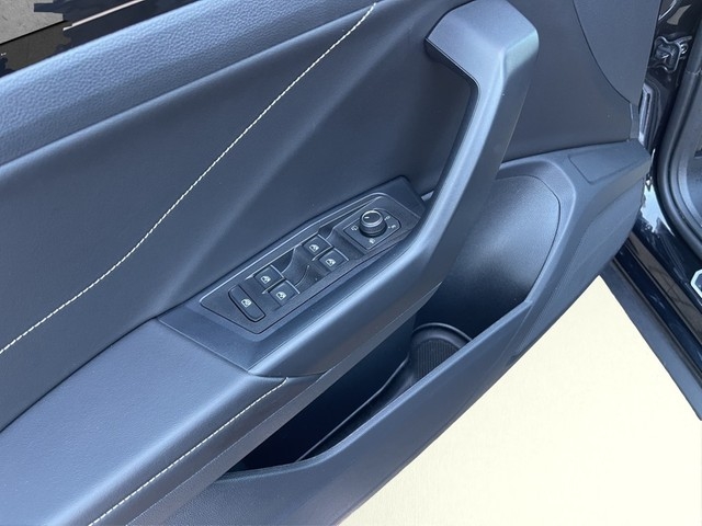 VW - T-Roc 1.5TSI DSG *R-Line*Navi+BT+AHK+RFK+Stzhzg+GJR+_10