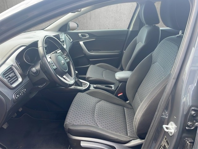 Kia - Cee'd 1.6CRDI *Platinum Edition*SHA+BT+CarPlay+LED+Keyless+RFK+Stzhzg+_9