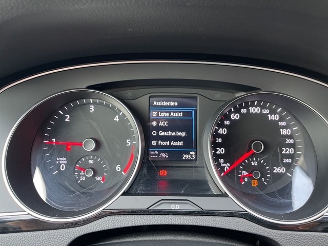 VW - Passat Variant Business 2.0TDI DSG+AHK+ Navi+AppCon+TravelAssist+Massage+Kamera_18