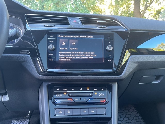 VW - Touran 2.0TDI DSG Black Style 7Sitze+AHK+ Standheiz+Keyless+Kamera+Pano+AppConnect+_20