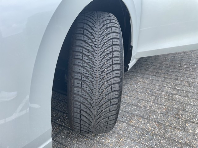 VW - Golf 1.5TSI *Active*DigitalC+LED+GJR+Navi+Klima3Z+ACC+PDC+_20