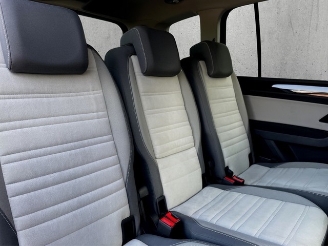 VW - Touran 2.0TDI DSG *Highline - 7-Sitzer*AHK+Navi+BT+DigitalC+LED+RFK+ACC+DCC+Stzhzg+GJR+_15 VW - Touran 2.0TDI DSG *Highline - 7-Sitzer*AHK+Navi+BT+DigitalC+LED+RFK+ACC+DCC+Stzhzg+GJR+_15