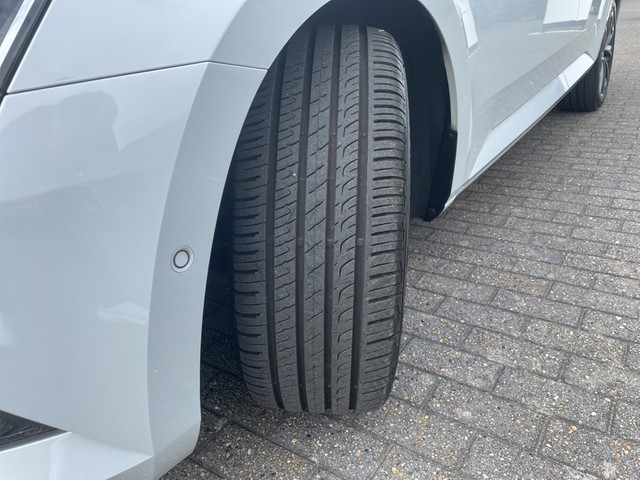 Skoda - Superb 2.0TDI DSG *Laurin & Klement*Navi+BT+RFK+ACC+Leder+Stzhzg+Stzbelü+Xenon+_20