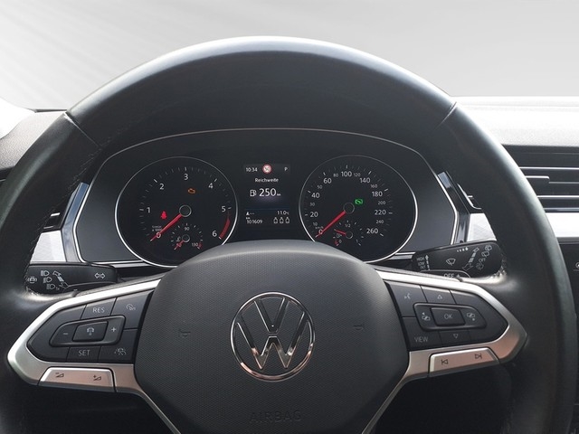 VW - Passat Variant 2.0TDI Business DSG+AHK+ Navi+AppCon.+TravelAssist+Massage+Kamera_13