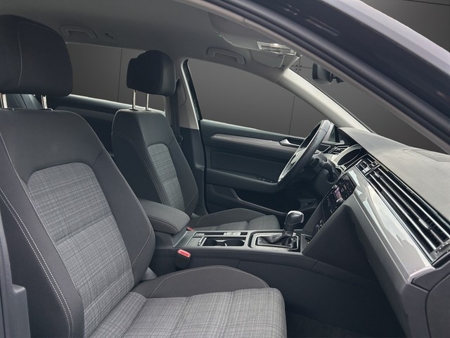 VW - Passat Variant 4Motion 2.0TDI DSG +MatrixLED +TravelAssist+ErgoActive+Navi+++_15