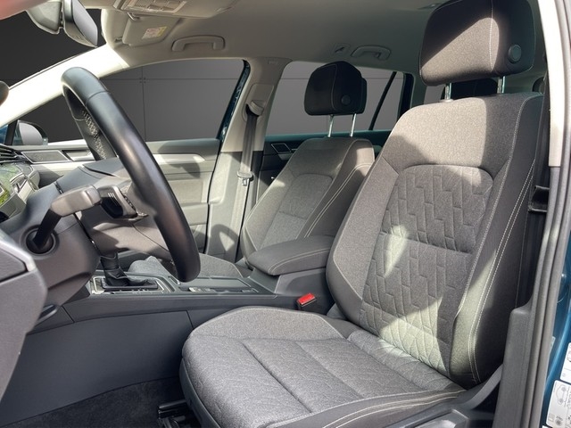VW - Passat Variant Business 2.0TDI DSG+AHK+ Navi+AppCon+TravelAssist+Massage+Kamera_8