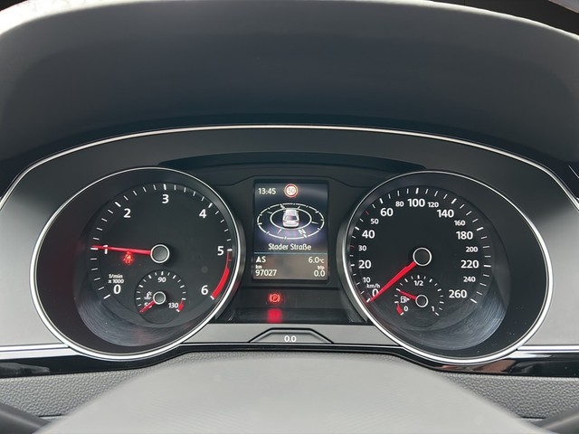 VW - Passat Variant Elegance 2.0TDI Schalter +AHK +Kamera+IQ.Light+TravelAssist+17Alu+_10
