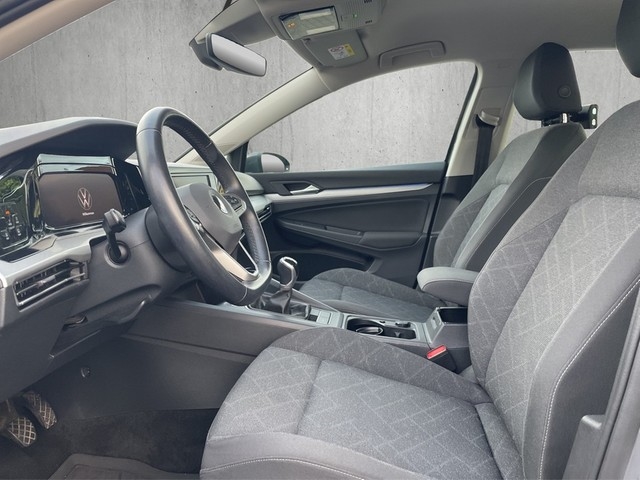 VW - Golf VIII 1.5TSI *Life*DigitalC+BT+LED+ACC+PDC+SHA+Stzhzg+LWS+_9