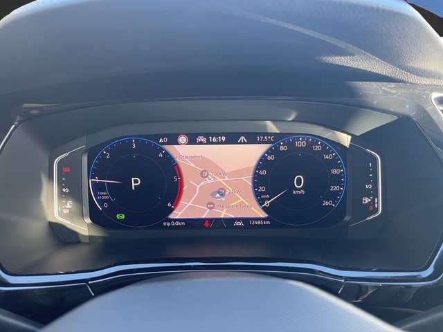 VW - Touran 2.0TDI DSG Black Style 7Sitze+AHK+ Standheiz+Keyless+Kamera+Pano+AppConnect+_9