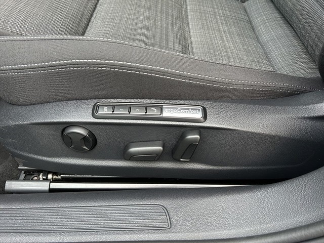 VW - Passat Variant 4Motion 2.0TDI DSG +MatrixLED +TravelAssist+ErgoActive+Navi+++_24