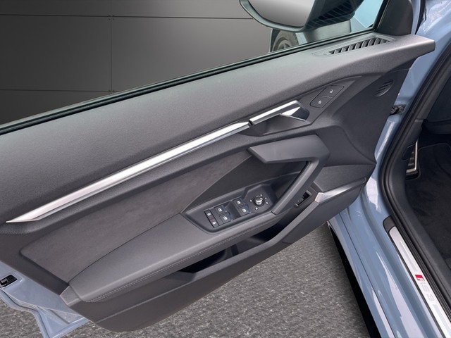 Audi - RS3 Sportback S-tronic quattro /Keramikbremse/HUD+Keyless+LED+Navi+BT+B&O+RFK+ACC+Stzhzg+_10