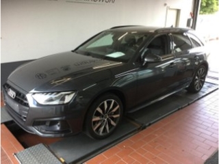 Audi A4 Avant 40TDI S-tronic quattro *advanced/ Black PaketVirtualC+Sound+18Zoll+Navi+BT+Stdhzg+LED+RFK+Stzhzg+LWS+