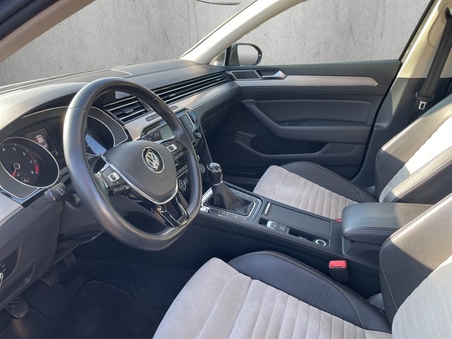 VW - Passat Lim. 1.4TSI *Highline*PanoD+Massage+ACC+Navi+BT+LED+Leder+_9