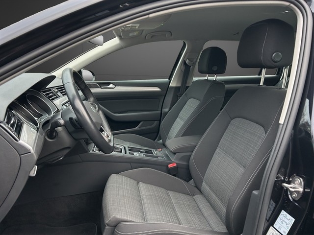 VW - Passat Variant 4Motion 2.0TDI DSG +MatrixLED +TravelAssist+ErgoActive+Navi+++_8